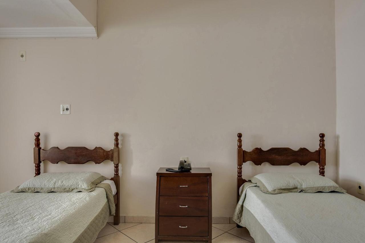 Hotel Estrela Do Vale Ипатинга Экстерьер фото
